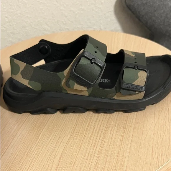 Birkenstock Kids Green Camouflage Sandals - Picture 8 of 10